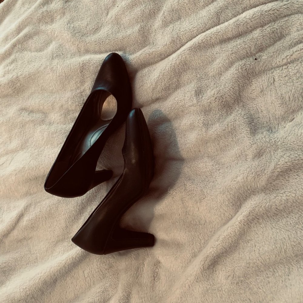 Bandolino Boterenzio Black Pumps Size 8 1/2M